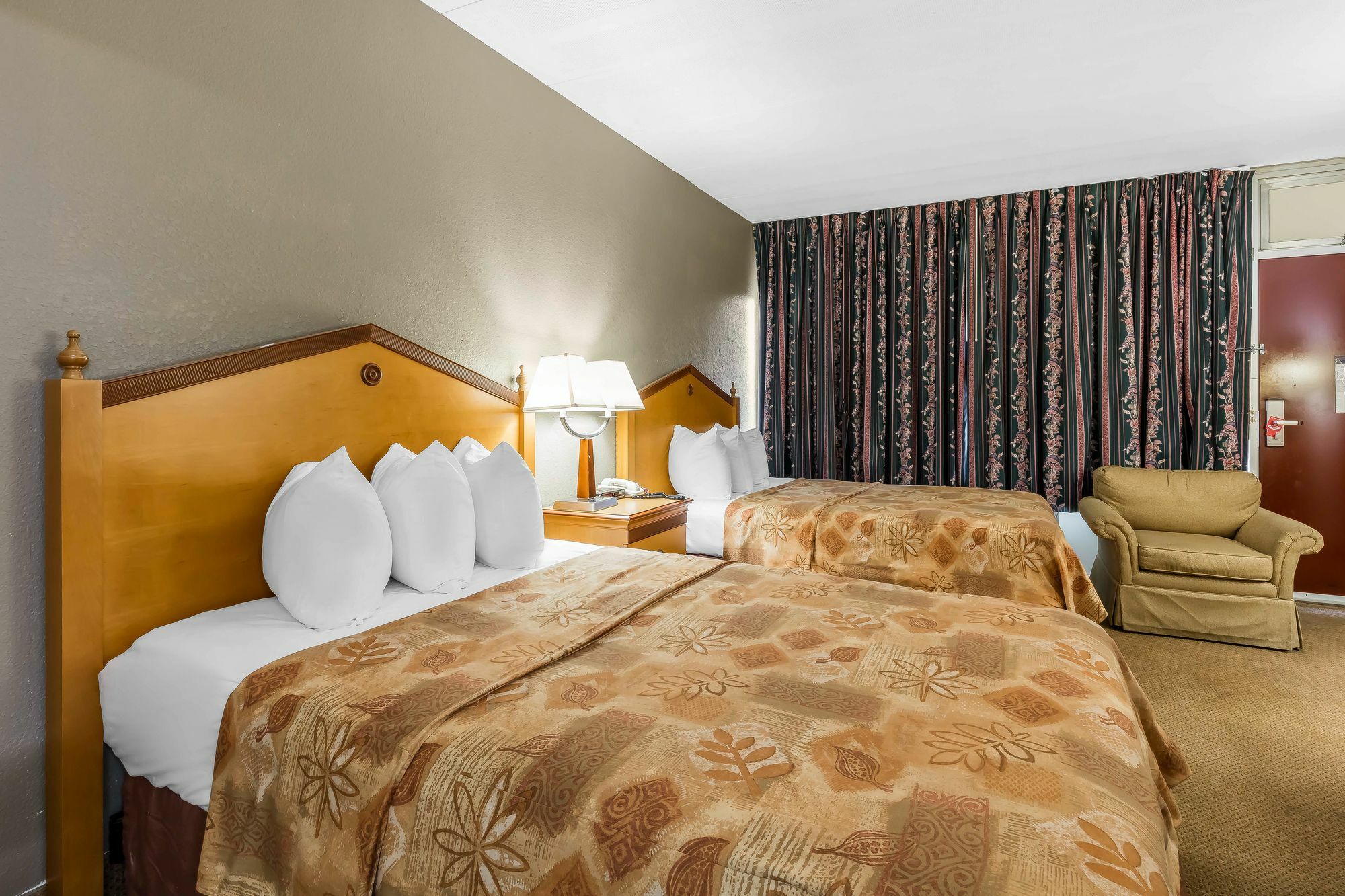 Lotus By Hotel Inn - Hot Springs Extérieur photo